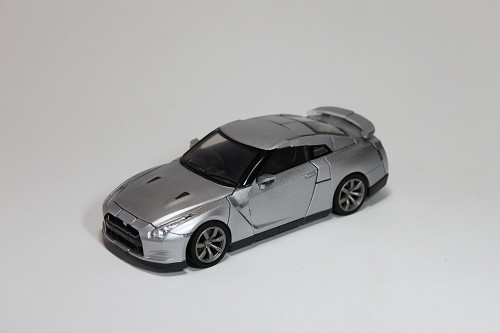 オルタニティ NISSAN GT-R／コンボイ アルティメイトメタルシルバー