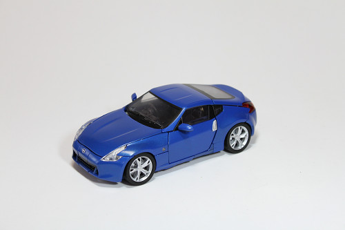 オルタニティ NISSAN FAIRLADY Z／メガトロン モンテレーブルー