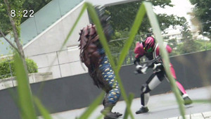 チノマナコ VS 仮面ライダーディケイド